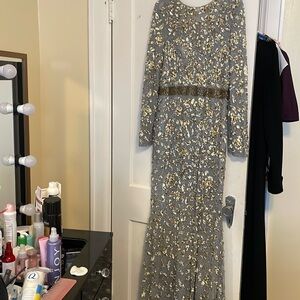 Dantell with gold spangles caller gray siz 10 brand MacDuggal